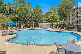 3179 Summit Square Dr, Oakton, VA 22124 - Photo 50