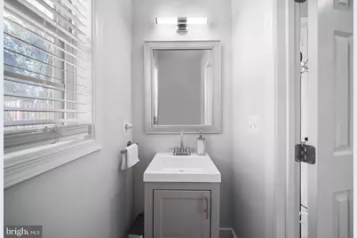 8261 Electric Avenue, Vienna, VA 22182 - Photo 10