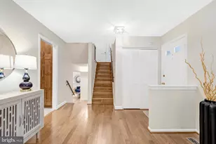 10424 Collingham Dr, Fairfax, VA 22032 - Photo 6