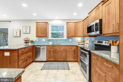 10424 Collingham Drive, Fairfax, VA 22032 - Photo 12