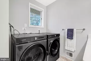 10424 Collingham Dr, Fairfax, VA 22032 - Photo 26