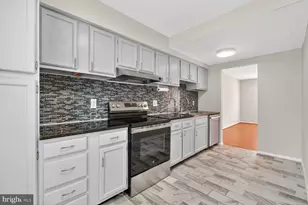 6427 Old Scotts Ct, Springfield, VA 22152 - Photo 8