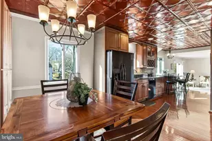 9056 Brook Ford Rd, Burke, VA 22015 - Photo 10