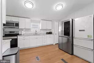 14508 United Dr, Chantilly, VA 20151 - Photo 10