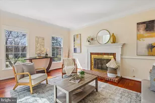 12756 Alder Woods Dr, Fairfax, VA 22033 - Photo 4