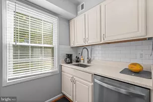 5824 Rexford Dr, Springfield, VA 22152 - Photo 10