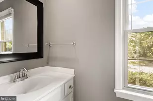 5439 Plymouth Meadows Ct, Fairfax, VA 22032 - Photo 6