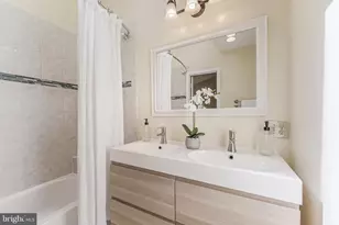 4261 Fox Lake Dr, Fairfax, VA 22033 - Photo 18