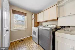 9508 Brian Jac Ln, Great Falls, VA 22066 - Photo 32