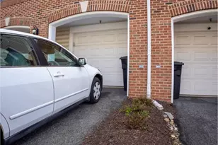 7121 Huntley Creek Pl, Alexandria, VA 22306 - Photo 2