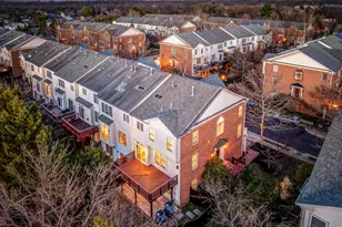 113 Herndon Mill Cir, Herndon, VA 20170 - Photo 2