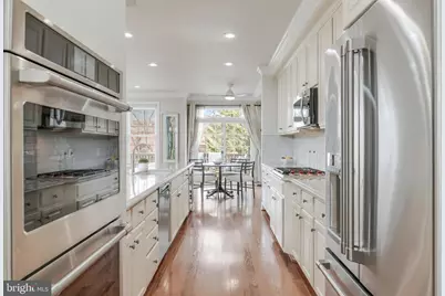 113 Herndon Mill Circle, Herndon, VA 20170 - Photo 8