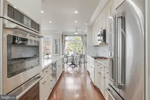 113 Herndon Mill Cir, Herndon, VA 20170 - Photo 8