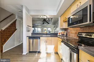 3378 Lakeside View Dr, Falls Church, VA 22041 - Photo 6