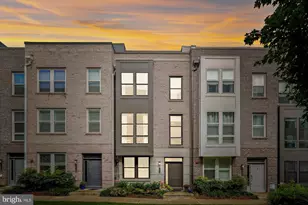 13358 Sherwood Park Ln, Herndon, VA 20171 - Photo 2