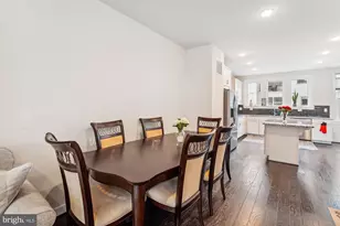 13358 Sherwood Park Ln, Herndon, VA 20171 - Photo 10