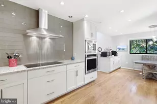 9615 Tinsmith Ln, Burke, VA 22015 - Photo 12