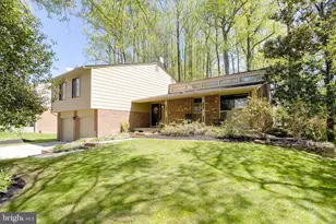 9615 Tinsmith Ln, Burke, VA 22015 - Photo 2