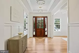 352 Ayr Hill Ave NE, Vienna, VA 22180 - Photo 4