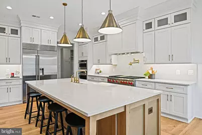 352 Ayr Hill Avenue NE, Vienna, VA 22180 - Photo 16