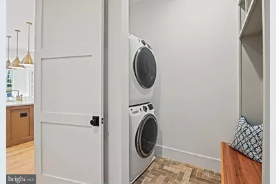 352 Ayr Hill Avenue NE, Vienna, VA 22180 - Photo 22