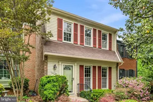 11720 Putting Green Ct, Reston, VA 20191 - Photo 2