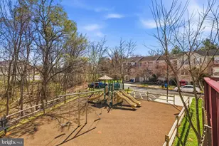 2579 Sutters Mill Dr, Herndon, VA 20171 - Photo 4