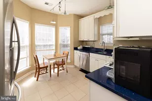 4138 Fountainside Ln, Fairfax, VA 22030 - Photo 8