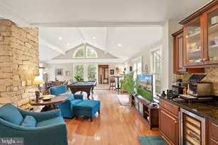 813 Lunenburg Rd, Great Falls, VA 22066 - Photo 14