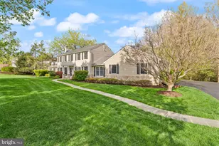 813 Lunenburg Rd, Great Falls, VA 22066 - Photo 2