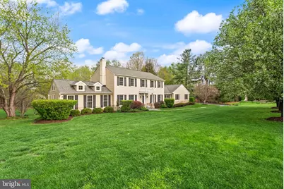 813 Lunenburg Road, Great Falls, VA 22066 - Photo 4