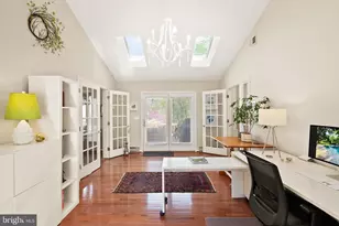 813 Lunenburg Rd, Great Falls, VA 22066 - Photo 34