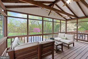 813 Lunenburg Rd, Great Falls, VA 22066 - Photo 68