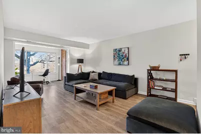 10200 Bushman Drive #121, Oakton, VA 22124 - Photo 4