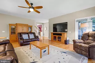 7366 Hunters Oak Ct, Springfield, VA 22150 - Photo 14