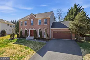 314 Orchard Ct NW, Vienna, VA 22180 - Photo 2