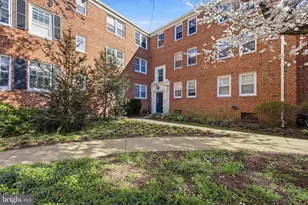 6611 E Wakefield Dr, Alexandria, VA 22307 - Photo 1
