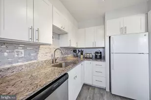 6611 E Wakefield Dr, Alexandria, VA 22307 - Photo 4