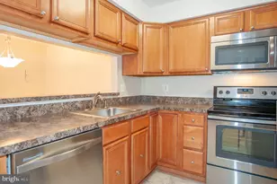 6919 Mary Caroline Cir, Alexandria, VA 22310 - Photo 10