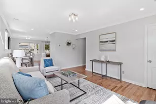 6920 Kenfig Dr, Falls Church, VA 22042 - Photo 4