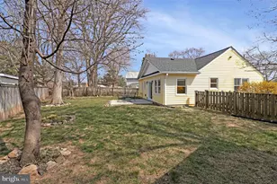 6920 Kenfig Dr, Falls Church, VA 22042 - Photo 40