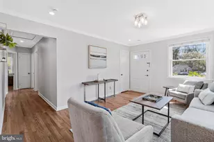 6920 Kenfig Dr, Falls Church, VA 22042 - Photo 6