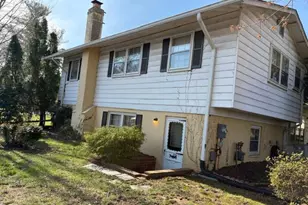 210 Courthouse Cir SW, Vienna, VA 22180 - Photo 16