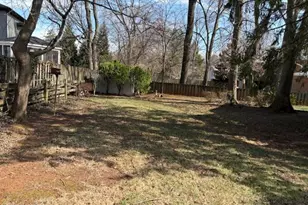 210 Courthouse Cir SW, Vienna, VA 22180 - Photo 22