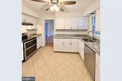 9513 Stevebrook Road, Fairfax, VA 22032 - Photo 6