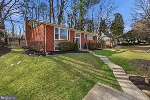 5613 Eastbourne Dr, Springfield, VA 22151 - Photo 2