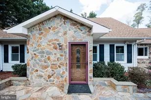 9720 Five Oaks Rd, Fairfax, VA 22031 - Photo 4