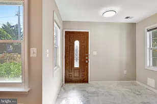 9720 Five Oaks Rd, Fairfax, VA 22031 - Photo 6