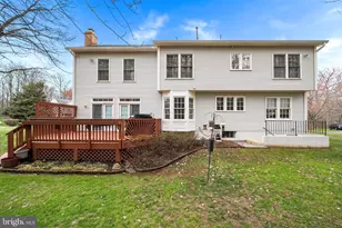 8648 Chase Glen Cir, Fairfax Station, VA 22039 - Photo 6