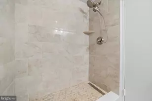 3824 Persimmon Cir, Fairfax, VA 22031 - Photo 16